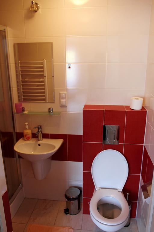 Zajazd Cobra Ostrów Mazowiecka Habitación foto